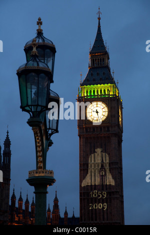 Big Ben mit 150 Jahre alten Daten auf den Turm projiziert Stockfoto