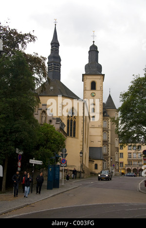 St. Michael-Kirche befindet sich im Quartier central Ville Haute in Luxemburg, Luxemburg. Stockfoto