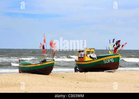 Angelboote/Fischerboote am Strand. Sopot, Polen. Stockfoto