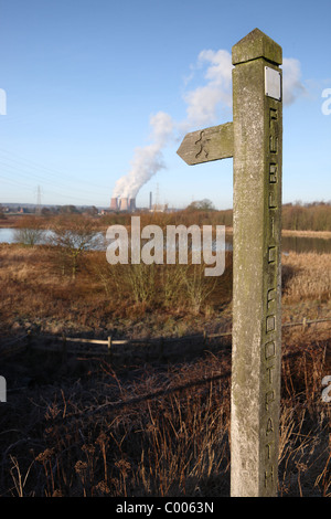 Wegweiser für öffentlichen Fußweg Stockfoto