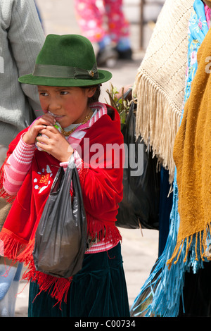 Aufgenommen am Zumbahua Samstag Indiomarkt, Ecuador, in der Nähe von Latacunga und Quilotoa Kratersee Stockfoto