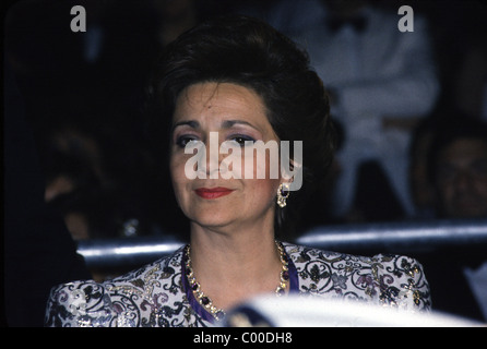 Luxor, Ägypten - Ägyptens First Lady Suzanne Mubarak Besuch eines Konzertes der Oper Aida mit Placido Domingo in Luxor im Jahr 1987 Stockfoto