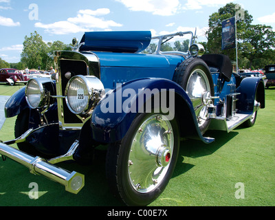 Concours d ' Elegance ist in Oakland University Meadow Brook Hall in Rochester, Michigan blau Roadster statt. Stockfoto