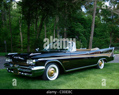 Concours d ' Elegance ist in Oakland University Meadow Brook Hall in Rochester, Michigan Classic Schwarz Cabrio statt. Stockfoto