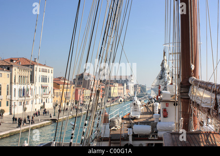 Spanische Marine Segeln Schulschiff "Juan Sebastián de Elcano" IMO 8642567 in Venedig Stockfoto