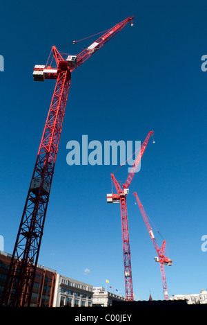 Krane auf Crossrail Baustelle Oxford Street, London England UK KATHY DEWITT Stockfoto