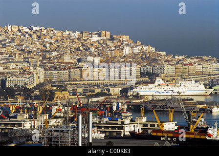 Algerien, Algier, Luftaufnahme der überlasteten Gebäude Stadt Stockfoto