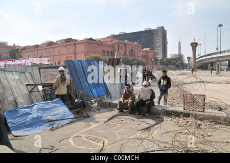 Szenen in und um Tahrir Sq als pro-demokratische Demonstranten versammeln Nachfrage-Änderung und der Beseitigung von Präsident Mubarak. Stockfoto