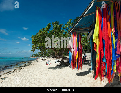 Souvenir-Shop am Strand von Bayahibe, Dominikanische Republik Stockfoto