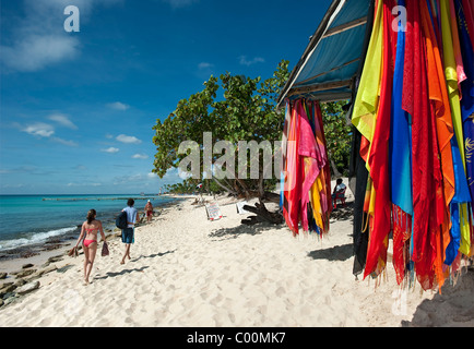 Souvenir-Shop am Strand von Bayahibe, Dominikanische Republik Stockfoto