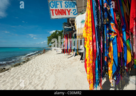 Souvenir-Shop am Strand von Bayahibe, Dominikanische Republik Stockfoto