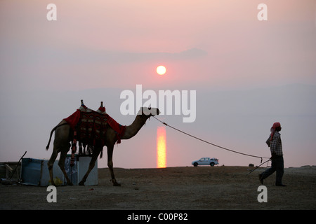 Sonnenuntergang über dem Toten Meer, Jordanien. Stockfoto