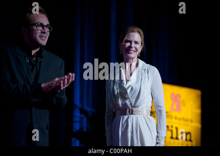 Oscar-Kandidat und letzten Sieger, Nicole Kidman, spricht auf der Bühne mit Roger Durling ihre Vorhut Tribut in Arlington Theater. Stockfoto