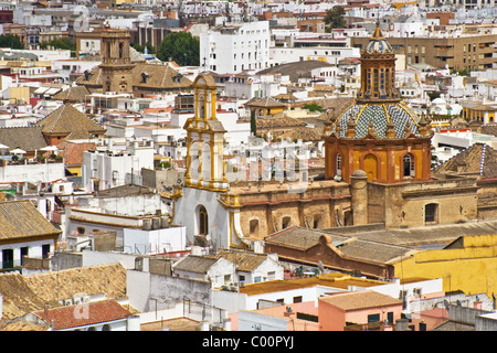 Blick über die Dächer der Innenstadt von Sevilla aus Turm Giralda, Sevilla, Andalusien, Spanien Stockfoto