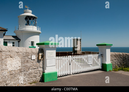 Leuchtturm am Amboss Punkt auf der Isle of Purbeck Stockfoto