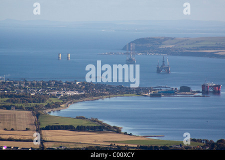 Cromarty Firth, Invergordon, Cromarty und Öl-Rigs von Fyrish Monument, Fyrish Hill in Easter Ross Stockfoto