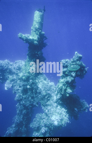 Elk166-6448-Mikronesien, Föderierte Staaten von Mikronesien (FSM), Chuuk, Korallen-verkrusteten Mast der zweiten Weltkrieg japanischen Wrack Fujikawa Maru Stockfoto