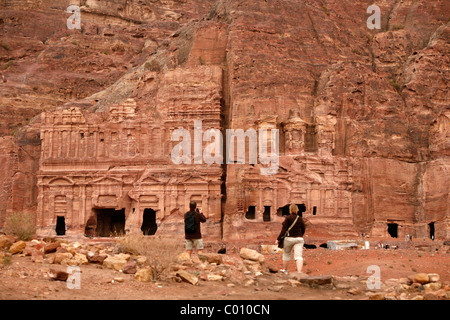 Die korinthische Grab und das Palace Grab die Königsgräber, Petra, Jordanien gehören. Stockfoto