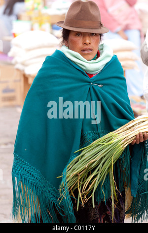 Aufgenommen am Zumbahua Samstag Indiomarkt, Ecuador, in der Nähe von Latacunga und Quilotoa Kratersee Stockfoto