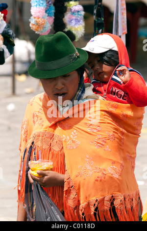 Aufgenommen am Zumbahua Samstag Indiomarkt, Ecuador, in der Nähe von Latacunga und Quilotoa Kratersee Stockfoto