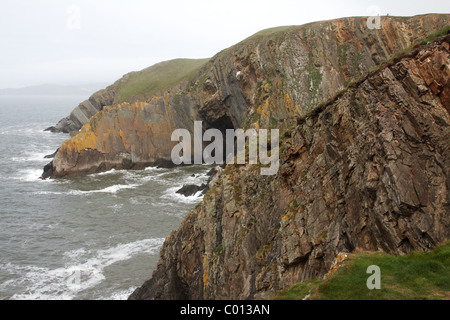 Felsen und Höhle Einlass an Baggy Punkt Croyde, North Devon Stockfoto