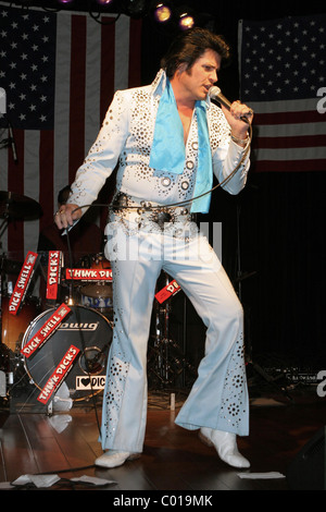 Dick es Last Resort bekommt "All Shook Up" für Rock N Roll Dick letzten Königs Resort beherbergt Elvis Tribute und Imitator Stockfoto