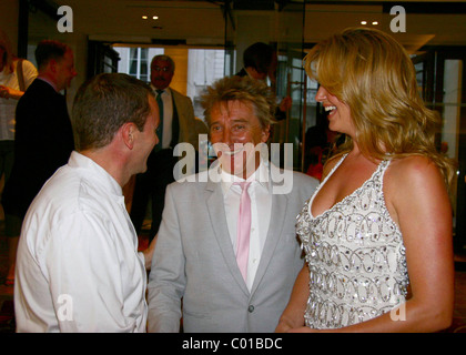 Theo Randall, Rod Stewart und Penny Lancaster Sommerfest im Intercontinental Hotel, Park Lane London, England statt. Stockfoto