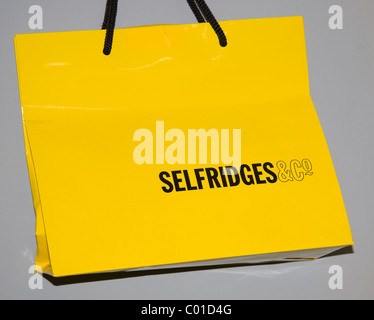 Selfridges gelbe Tragetasche Stockfoto