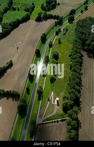 Luftaufnahme, Gehweg und Turm von Tadashi Kawamata, Castrop-Rauxel, Kunstwerke entlang des Flusses Emscher EmscherKunst 2010 Stockfoto