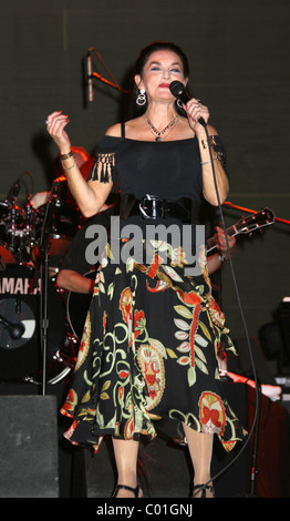 Crystal Gayle erklingt in der Pool-/ Konzertreihe im Silverton Hotel and Casino Las Vegas, Nevada - 04.08.07 Stockfoto