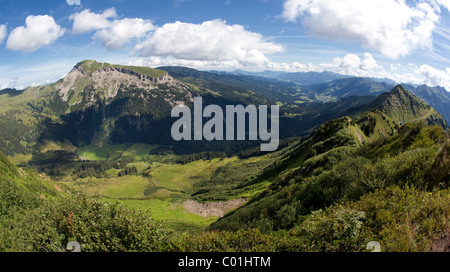 Mt Hoher Ifen, Mt Walmendinger Horn und Schwarzwassertal Tal, Allgäu, Kleinwalsertal, Vorarlberg, Österreich, Europa Stockfoto
