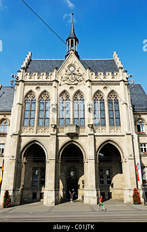Erfurter Rathaus im neugotischen Stil oder Neo-gotischen Stil erbaut, Fischmarkt Fisch Markt, Erfurt, Thüringen, Deutschland, Europa Stockfoto