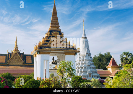 Reiterstandbild von König Norodom, Königspalast, Phnom Penh, Kambodscha, Indochina, Südostasien, Asien Stockfoto