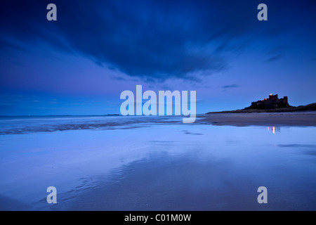 Letztes Licht bei Bamburgh Stockfoto