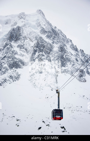 Seilbahn zum Mt. Aiguille du Midi, Mont Blanc-Massivs, Haute-Savoie Region Rhône-Alpes, Frankreich, Europa Stockfoto