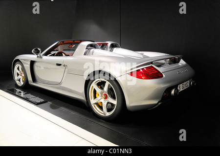 Porsche Carrera GT, Baujahr 2003, Porsche Museum, Stuttgart, Baden-Württemberg, Deutschland, Europa Stockfoto