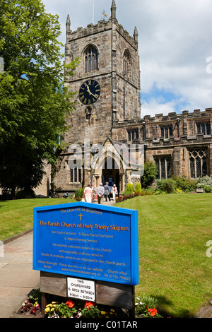 Skipton, Holy Trinity Church im Zentrum der Marktgemeinde. North Yorkshire UK Stockfoto