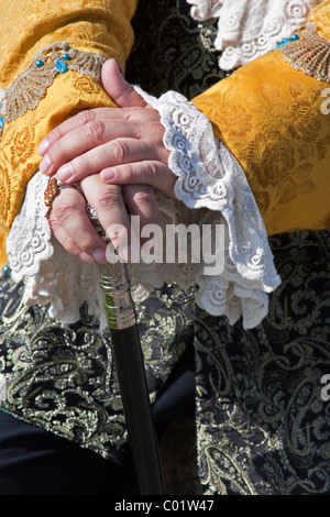 Detail, Mann, Hand, Spitze, Spazierstock, Barock Kostüm Stockfoto