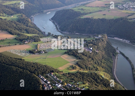 Luftbild, Freilichtbuehne Loreley Freilichtbühne auf der Loreley-Plateau am Loreley-Felsen, hoch über dem Rhein während einer Stockfoto