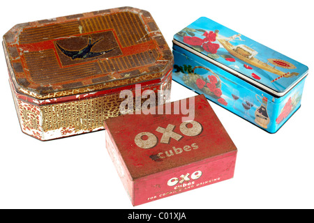 Drei alte gealtert Rost Vintage Dosen Bluebird Toffees, OXO-Würfel und Jacobs Cracker. EDITORIAL NUR Stockfoto