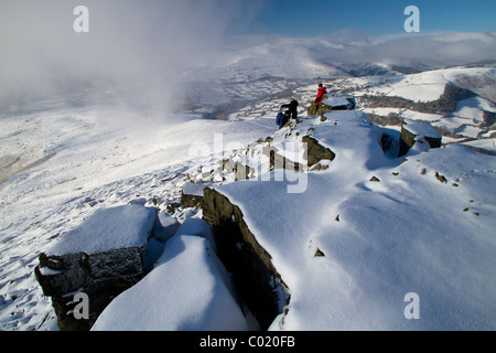 Wanderer nähert sich Gipfel der Zuckerhut in Wales. Stockfoto