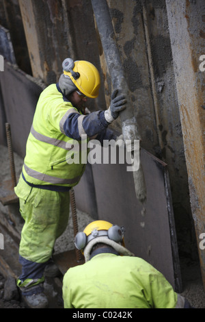 Finnland, Turku, 20110204, Arbeiter auf einer Website Stockfoto