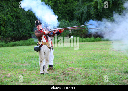 Krieg von Unabhängigkeit Reenactment Lot feuern Musketen in Valley Forge Stockfoto