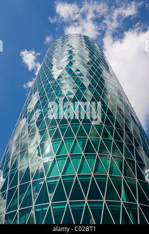 Bürogebäude der Westhafen Tower von OFB, entworfen von den Architekten Schneider + Schumacher und OFB Projektentwicklung Stockfoto