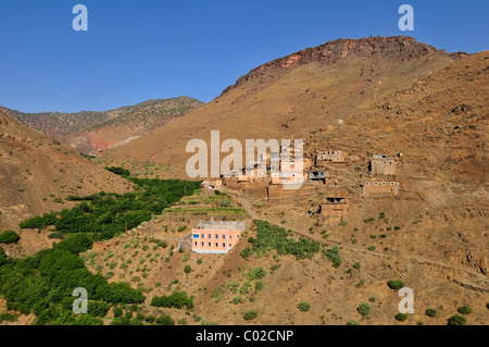 Berber Dorf in den hohen Atlas, Toubkhal Nationalpark, Marokko, Nordafrika Stockfoto