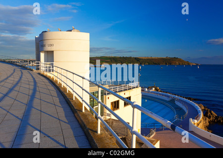 Tinside Lido und der Kolonnade auf Plymouth Hacke in Devon erbaut in den 1930er Jahren zu arbeiten für lokale Arbeitslose Stockfoto