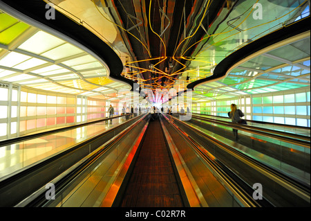 Terminal 1, Concourse BC Anschluss Tunnel, O' Hare International Airport, Chicago, Illinois, USA, Amerika Stockfoto