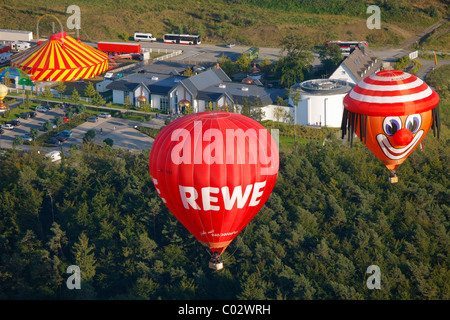 Antenne zu sehen, Heißluft Ballons, 20. Warsteiner Montgolfiade-Heißluft-Ballon-Festival, Warstein, Sauerland Stockfoto