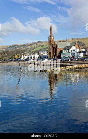 Meer-Fassade des Seebades Largs in North Ayrshire Schottland an einem sonnigen Februartag Stockfoto