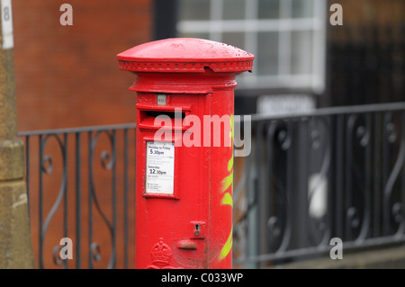 Roten Briefkasten Stockfoto